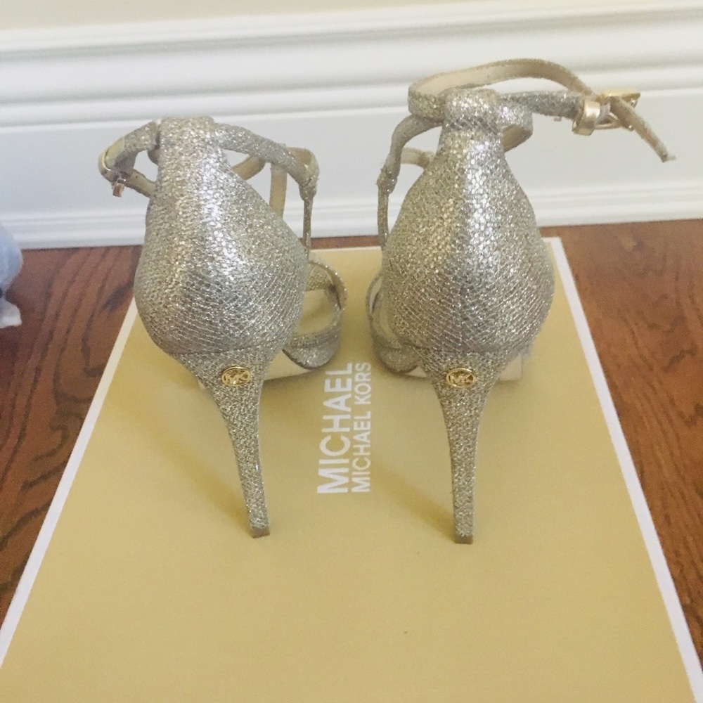 MICHAEL KORS SIMONE SANDALS SZ 6 - Picture 4 of 8